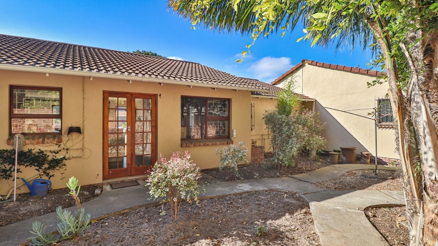 5 Bedroom Property for Sale in Miramar Eastern Cape
